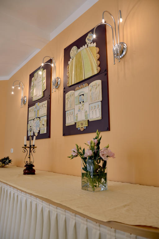 Hotel Mladimir Daruvar Buitenkant foto