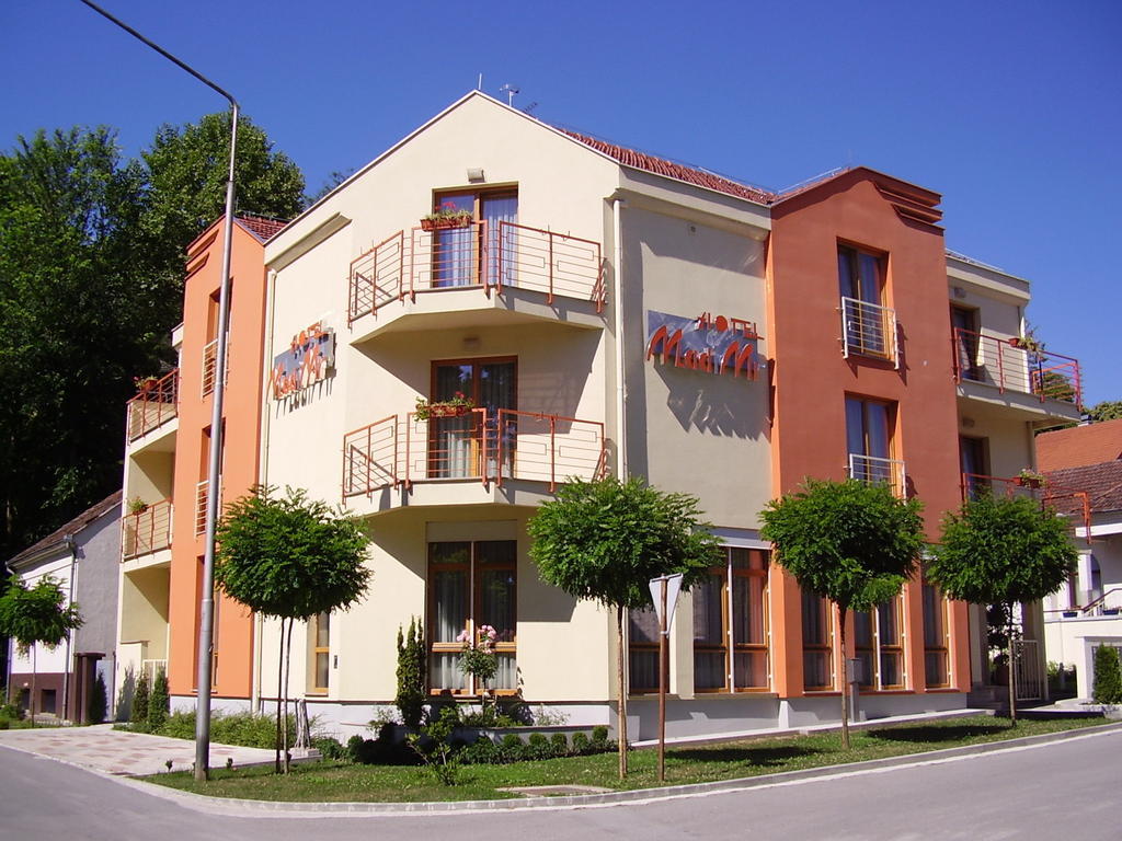 Hotel Mladimir Daruvar Buitenkant foto